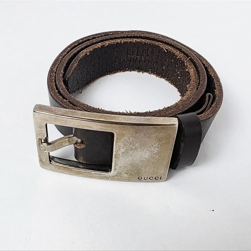 Gucci Vintage Brown Leather Rectangular Logo Gold Tone Buckle Womens Belt 70/28